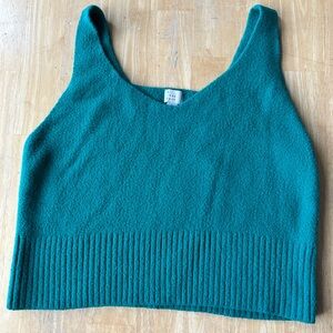 Woman’s large green tank top top blouse crop top